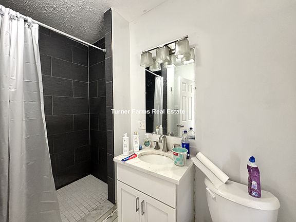 5th image of 15 Taylor St #B