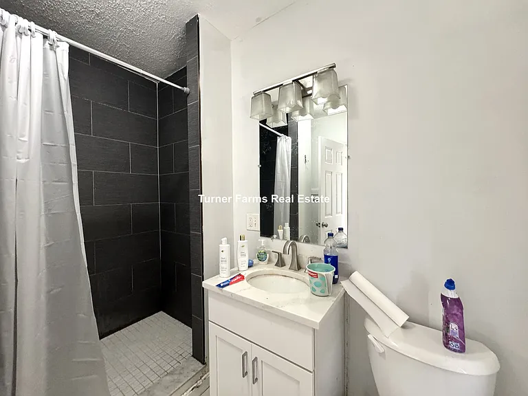 15 Taylor St #B — Photo 5