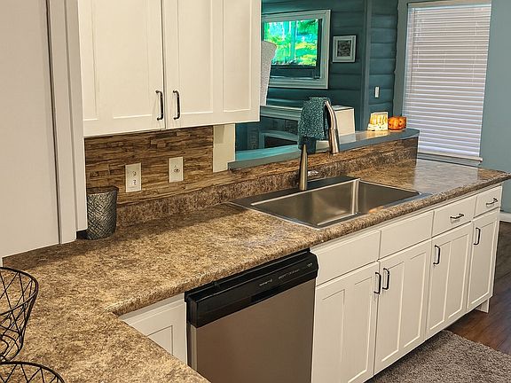 4th image of 3216 Silverbell Dr