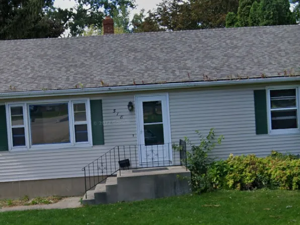518 N Warren Ave, Freeport, IL 61032