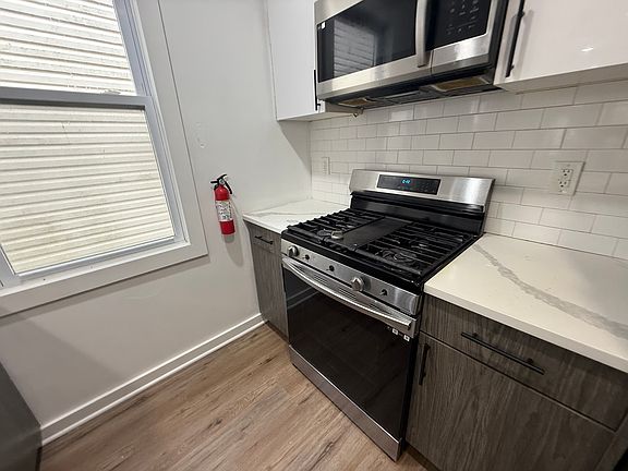 3rd image of 523 S 16th St Floor 3