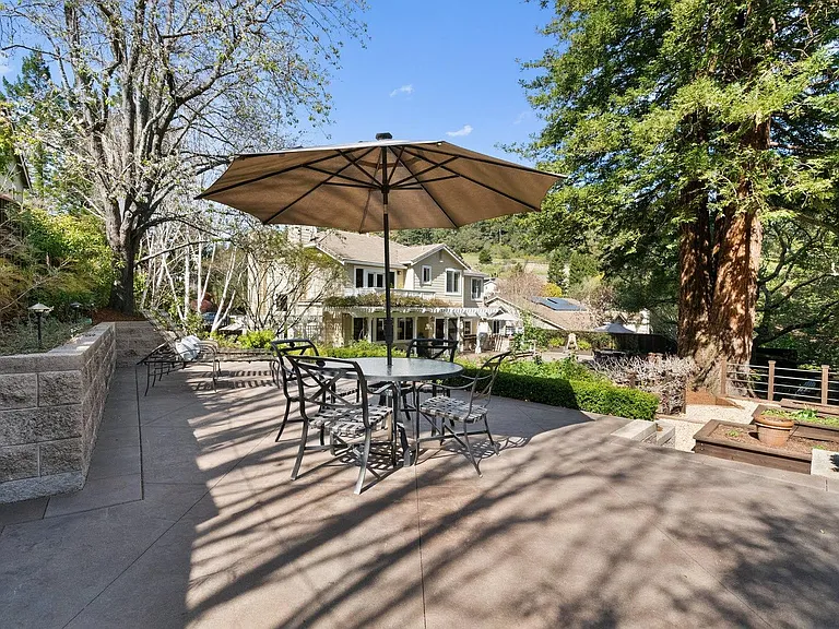 448 Silverwood Dr — Photo 9