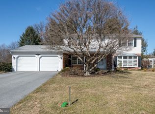 17 Buttonwood Dr, Lititz, PA 17543