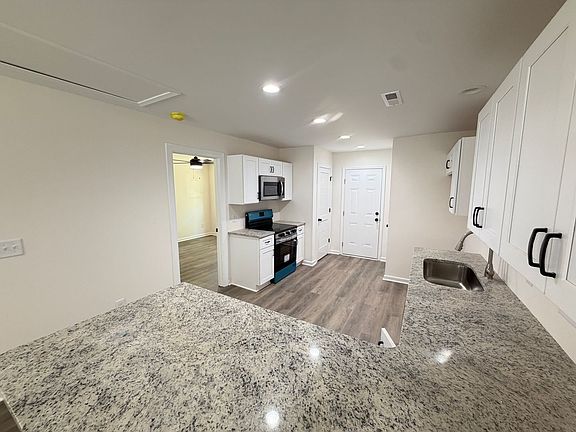 5th image of 334 Dockery St Unit B