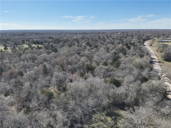 954 Beaver Lake Dr, Caldwell, TX 77836