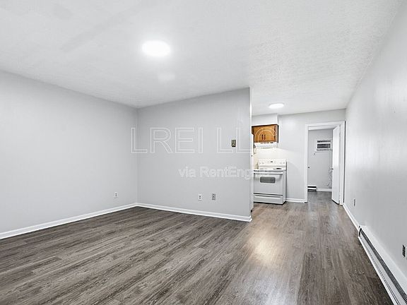 3rd image of 176 Thistlewood Ave #6