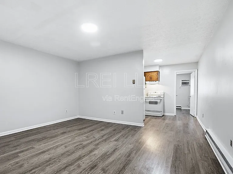 176 Thistlewood Ave #6 — Photo 3