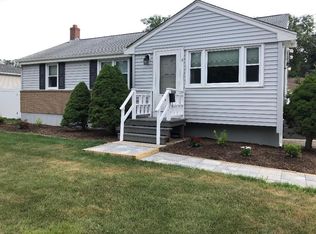 7 Brewster St, Bourne, MA 02532
