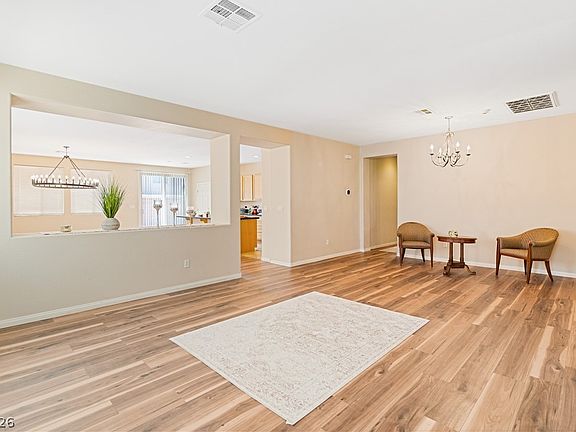 5th image of 6417 Giant Oak St