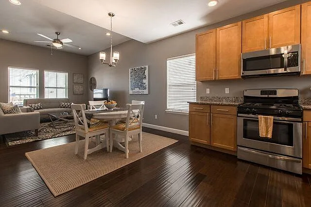 3134 W 18th Ave — Photo 2