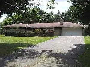 132 Shanahan Rd photo 1