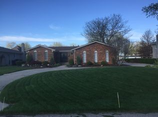 41330 Gloca Mora St, Harrison Township, MI 48045