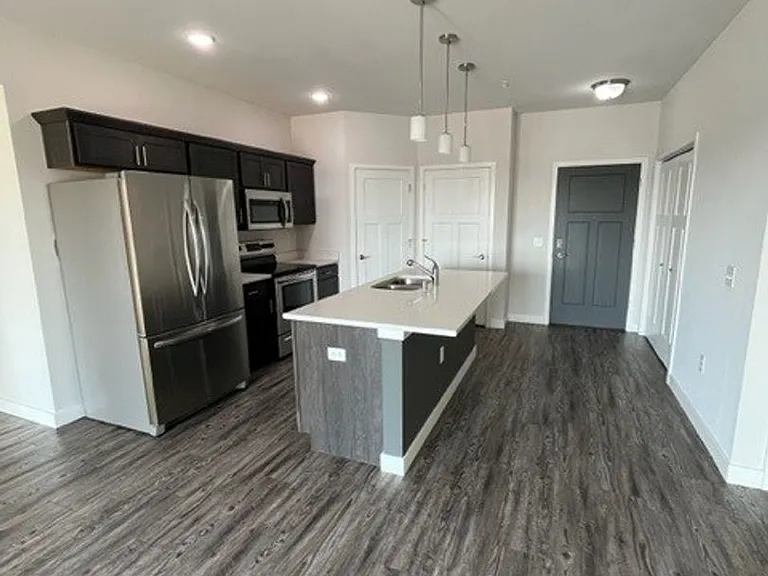 Cottage Grove Commons: Gaston — Photo 16