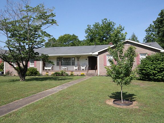 3rd image of 901 Dennis Ave