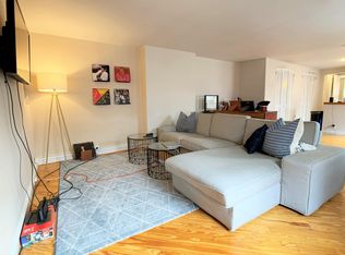 725 N 5th St #3R, Philadelphia, PA 19123