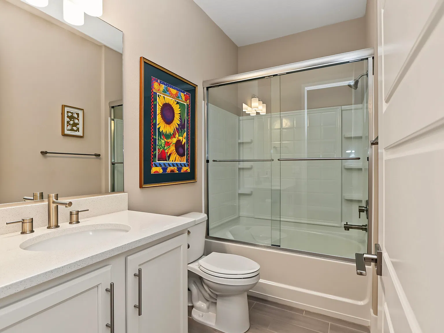 3 bed, 2.0 bath, 1840 sqft, $3,800 — Photo 3