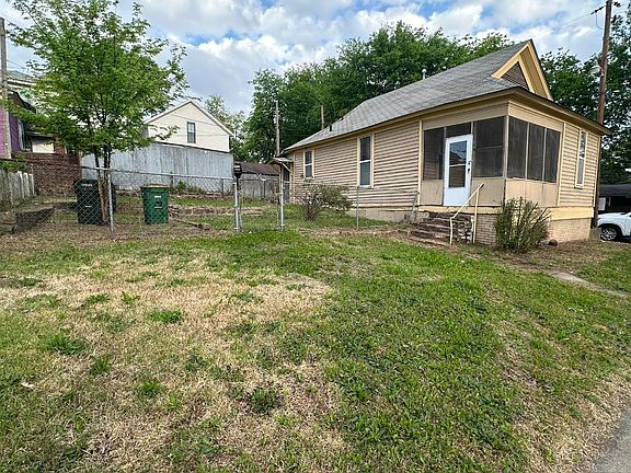 3rd image of 1516 Bragg St