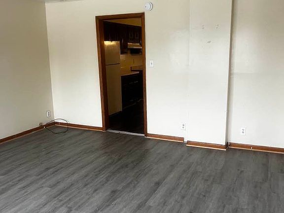 3rd image of 102 Gibson St #2
