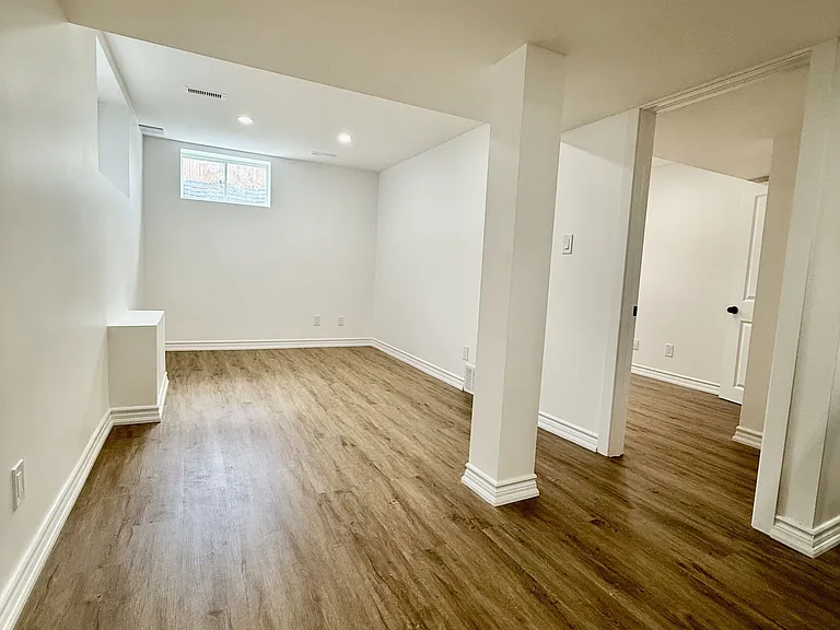 34 John Brabson Cres — Photo 3