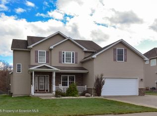 128 S Cougar Dr, Archbald, PA 18403