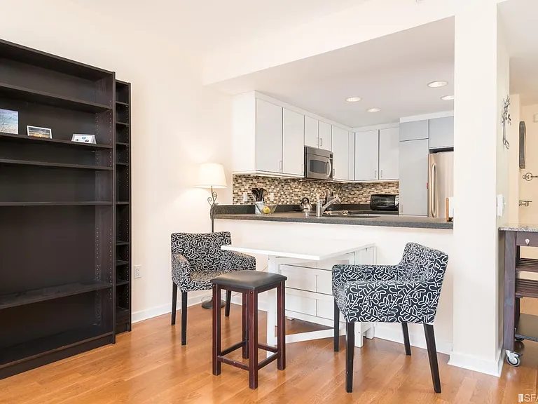 451 Kansas St #375 — Photo 4