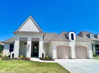 207 Cedar Lake Dr, Youngsville, LA 70592