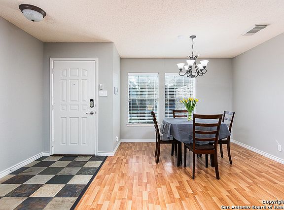 4th image of 10207 Silverbrook Pl