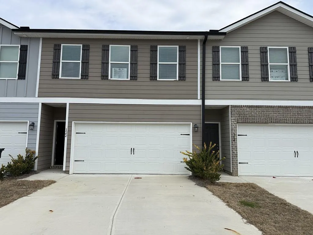 3 bed, 2.5 bath, 1664 sqft, $1,800 — Photo 1