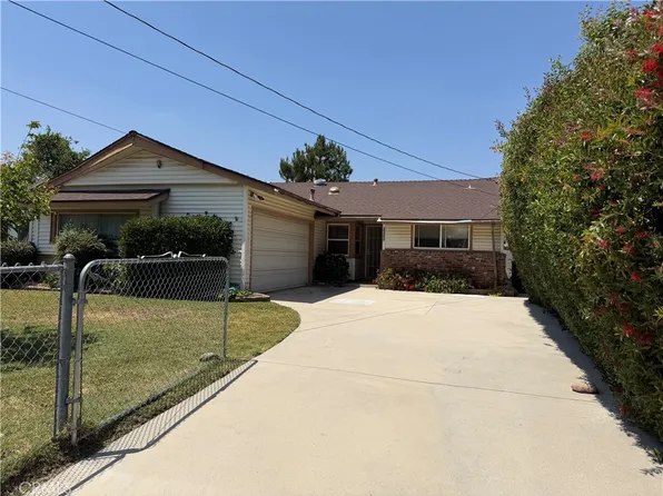 25259 De Wolfe Rd, Santa Clarita, CA 91321