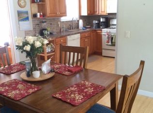 609 Dry Bridge Rd, North Kingstown, RI 02852