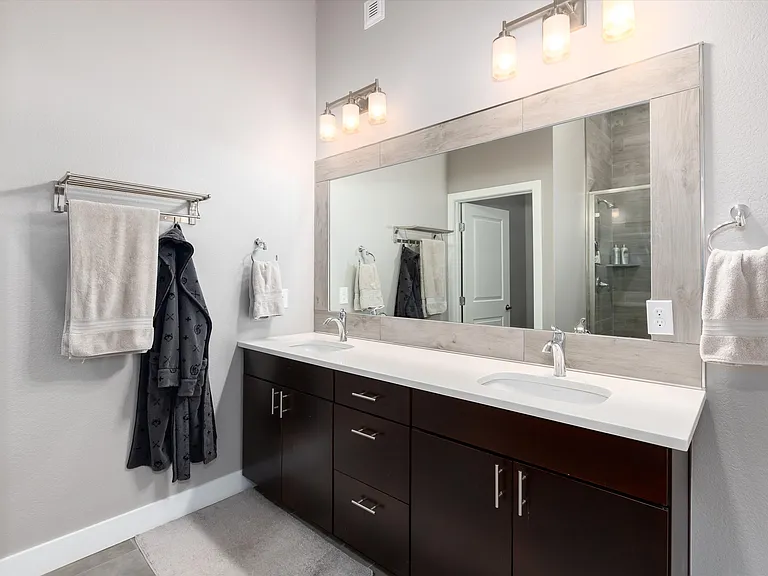 1733 Grove St #4 — Photo 28