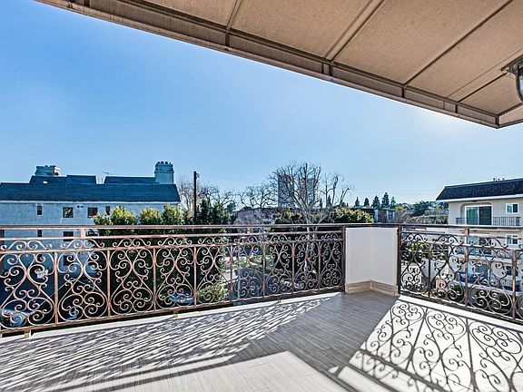 3rd image of 1096 S Bedford Dr APT 101