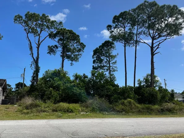 1689 SE Chello Lane, Port St Lucie, FL 34983