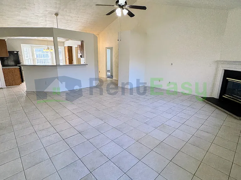 2038 Coral Ivy Ln — Photo 11