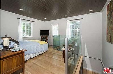3rd image of 4184 Lincoln Ave #B