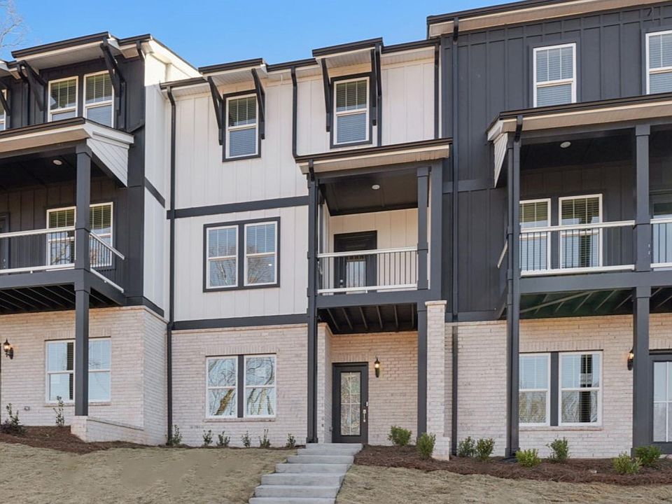 ATL_Hemingway_Ashland_I41S_F_6470PininPlace_Exterior.jpg
