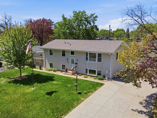 9306 Oakland Ave S, Bloomington, MN 55420