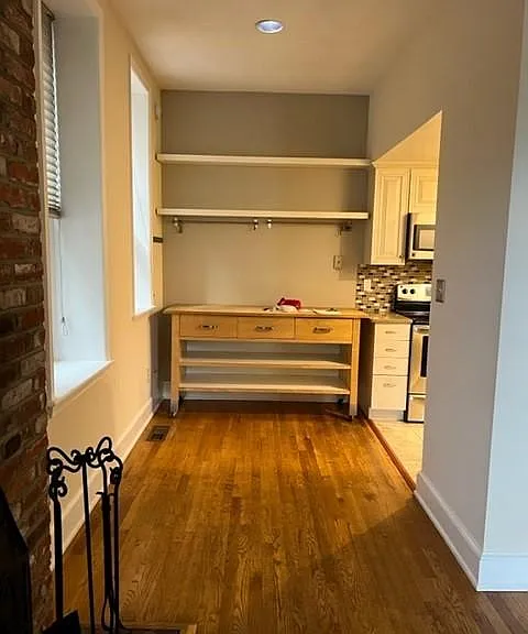 676 4th St NE #105 — Photo 4