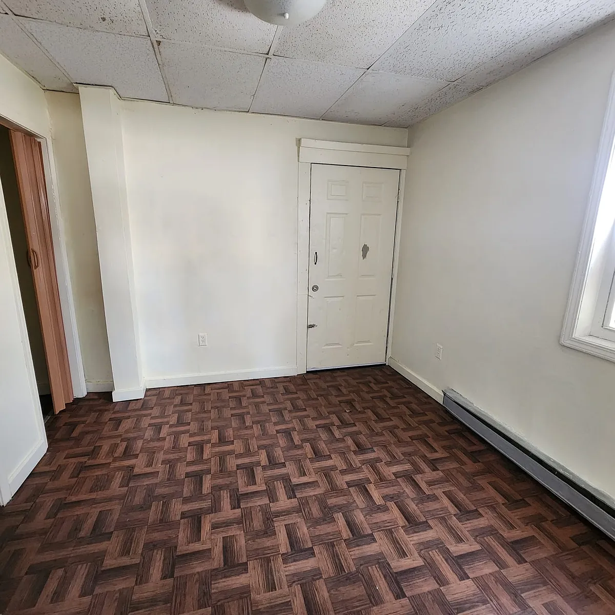 Building Photo - 1395 E Delavan Ave #1