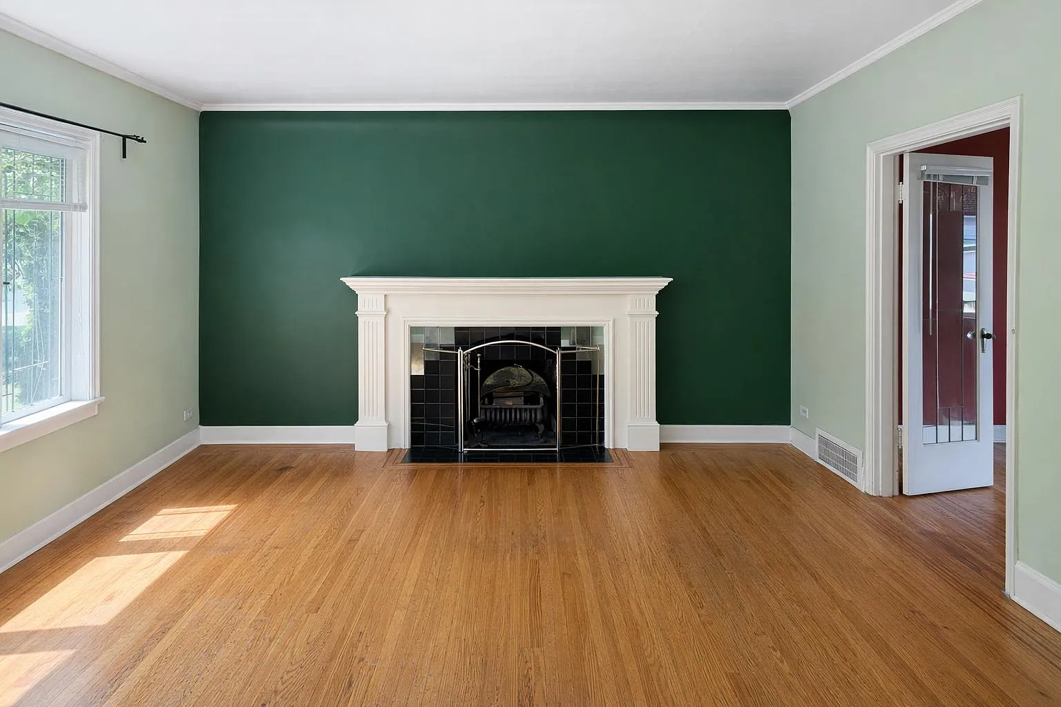 3 bed, 2100 sqft, $4,000 — Photo 1
