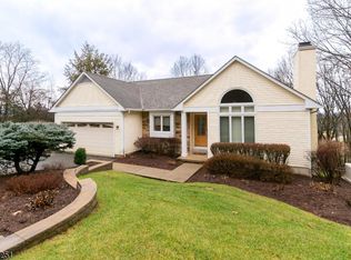 92 Canada Goose Dr, Hackettstown, NJ 07840