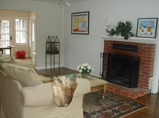 7 Gilbert St, San Rafael, CA 94901