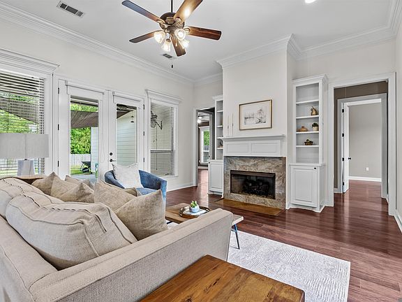 5th image of 15822 Blackstone Dr