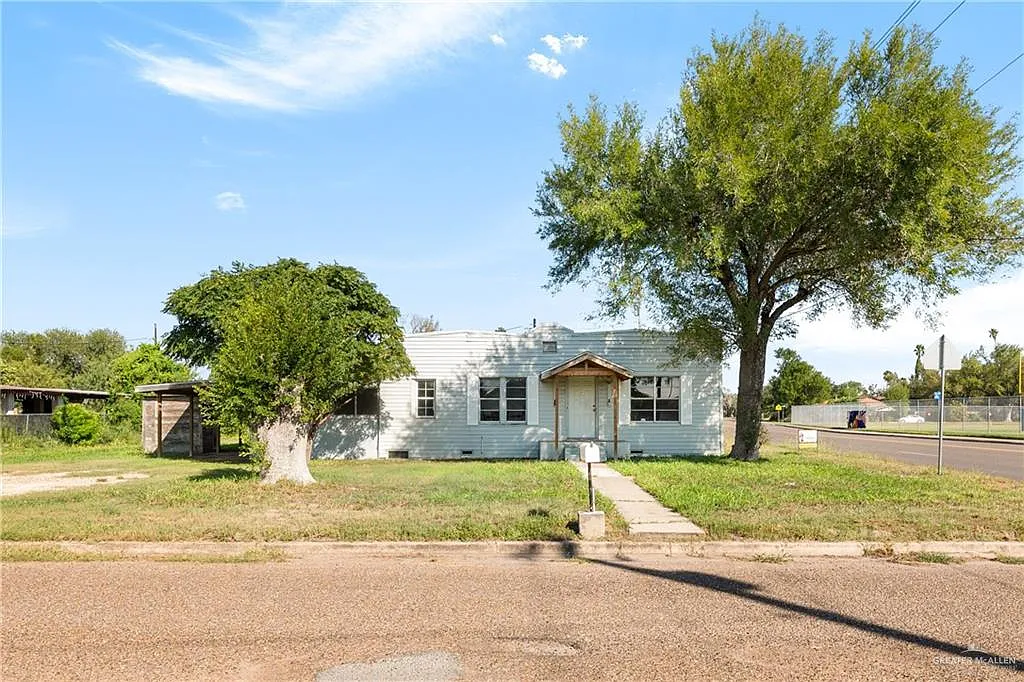 3 bed, 2.0 bath, 1770 sqft, $800 — Photo 1