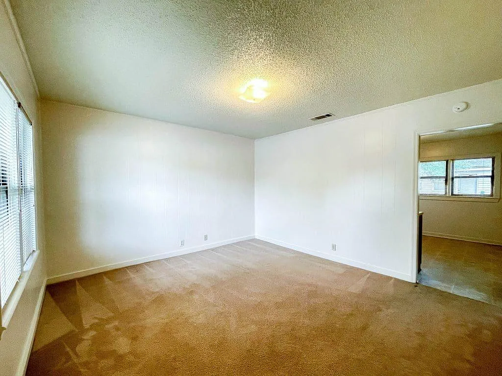 Liberty Court — Photo 4