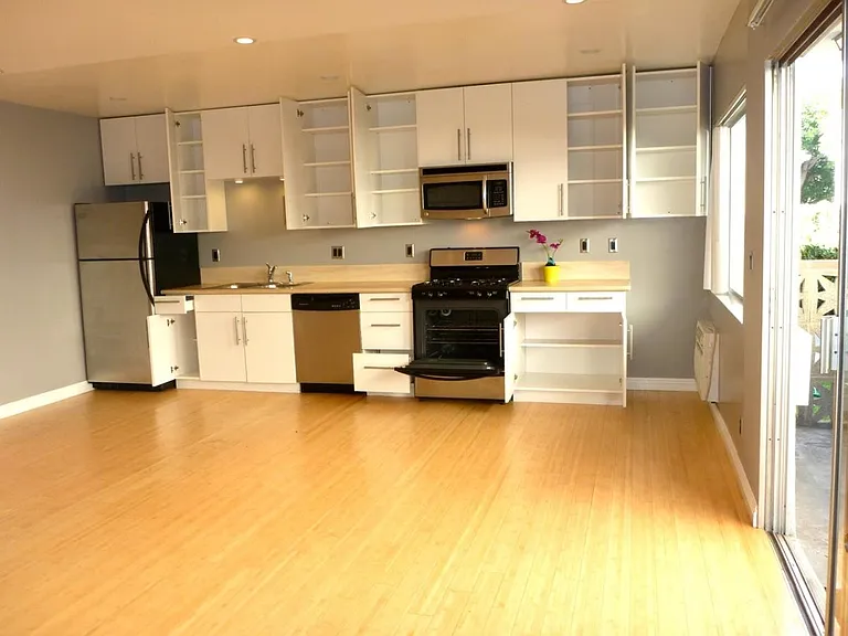 1527 Princeton St #2 — Photo 19