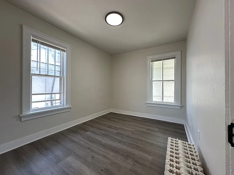 113 S Monroe Ave — Photo 19