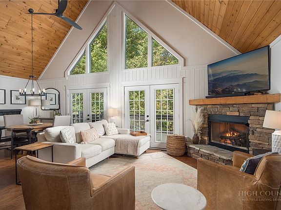 4th image of 727 Timberlane Drive
