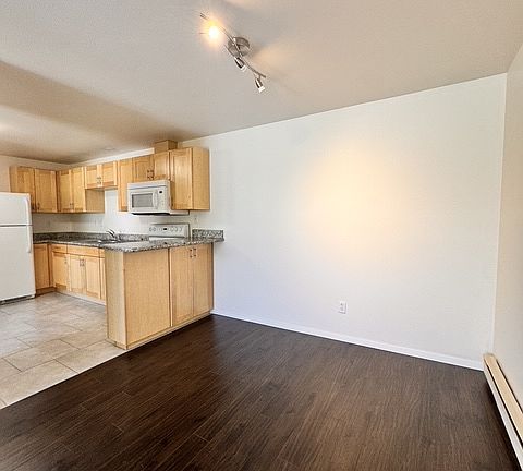 4th image of 1710 Broadway APT 7