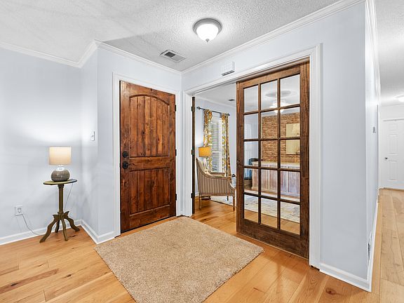 5th image of 601 Royal Pecan Way